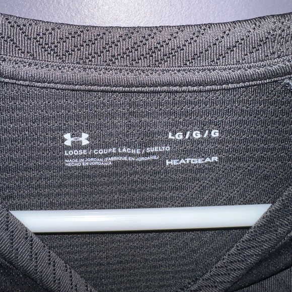 Dark Grey Under Armour Men’s Workout Tee - Picture 4 of 4